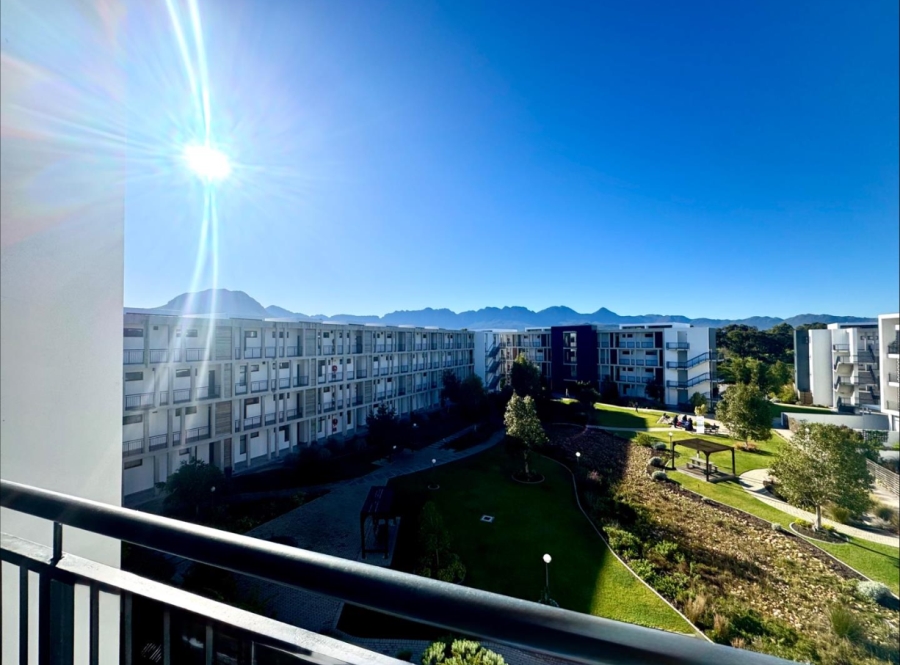 To Let 1 Bedroom Property for Rent in Paardevlei Western Cape